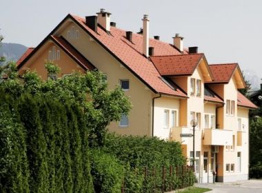 Stanovanjsko poslovni objekt KOMENDA
